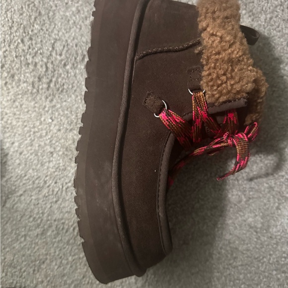 UGG Funkarra Dark Brown Suede Boots with Pink laces - Picture 4 of 6